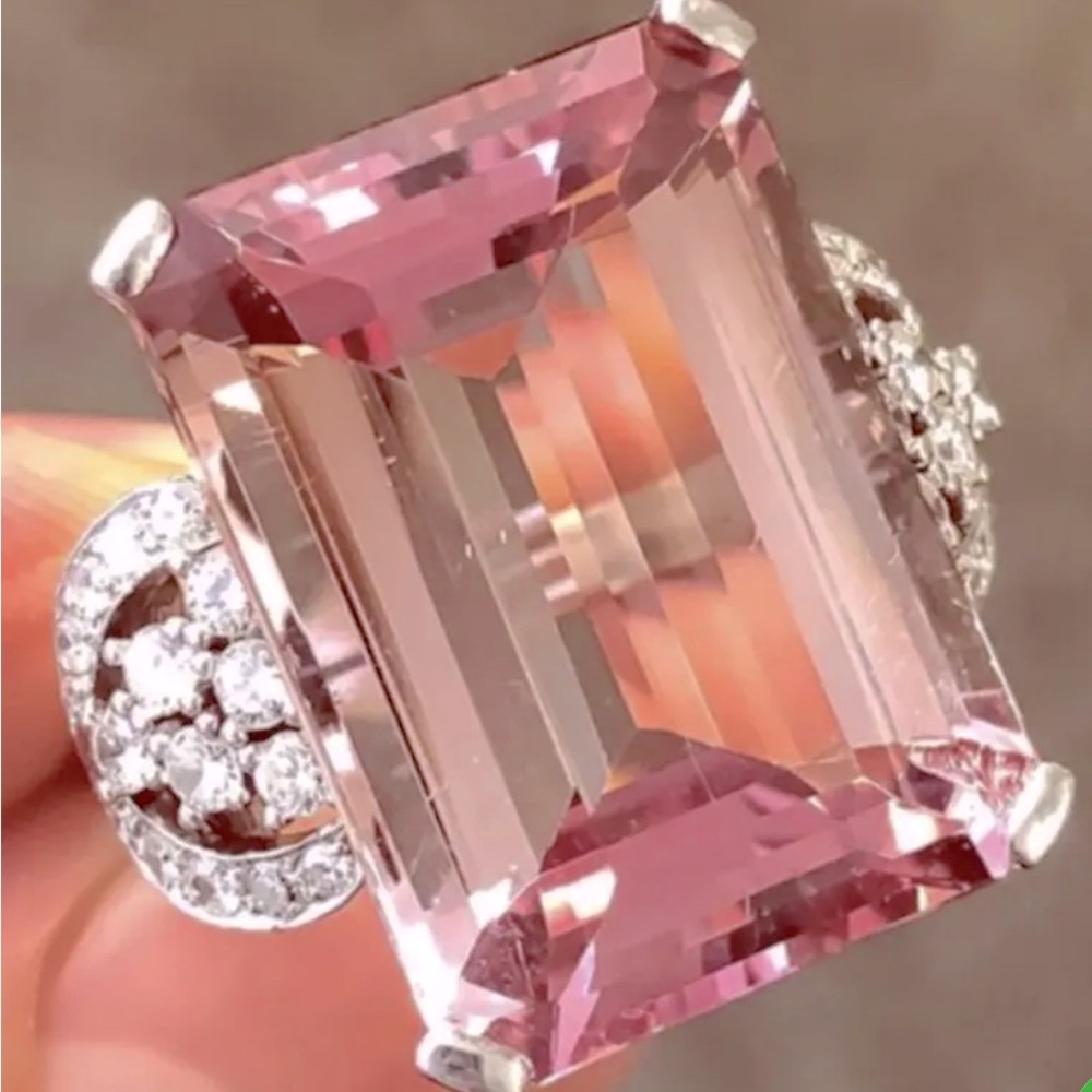 Elegant Cubic Zirconia Cocktail Ring - Luxurious  NWT Sz 7, 8, 9 available